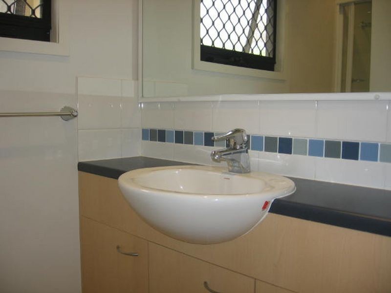 2/8 Sundridge Street, Taringa QLD 4068