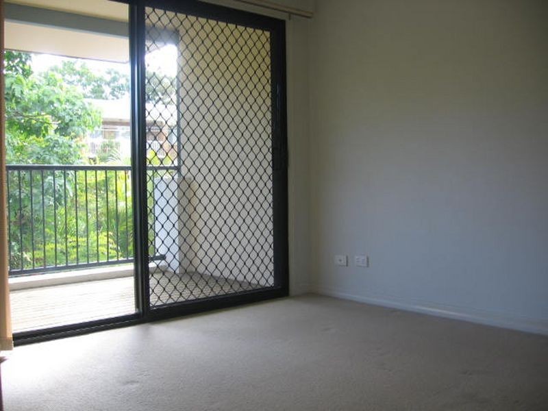 2/8 Sundridge Street, Taringa QLD 4068
