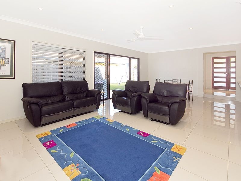 5 Regency Crescent, Moggill QLD 4070