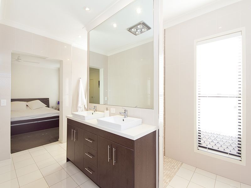 5 Regency Crescent, Moggill QLD 4070