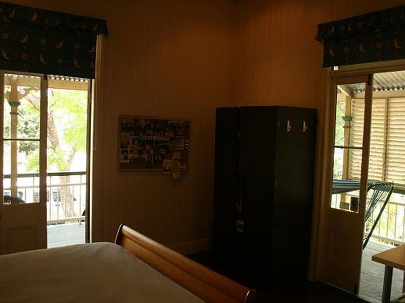 19 Explorer Street, Toowong QLD 4066