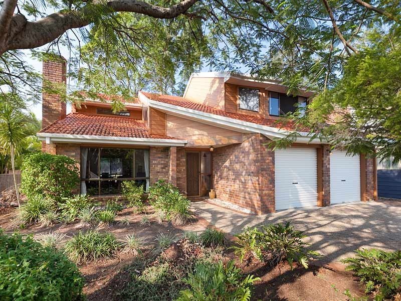 19 Farnworth Street, Chapel Hill QLD 4069