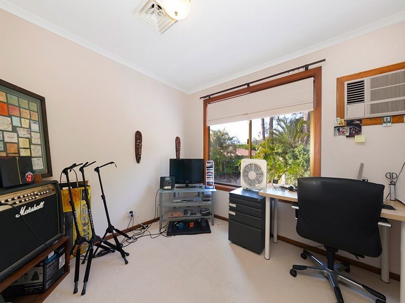 19 Farnworth Street, Chapel Hill QLD 4069