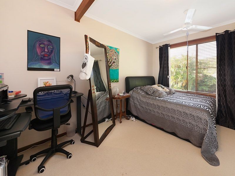 19 Farnworth Street, Chapel Hill QLD 4069