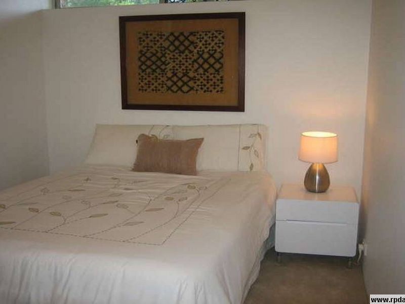 2/15 Newcross Street, Indooroopilly QLD 4068