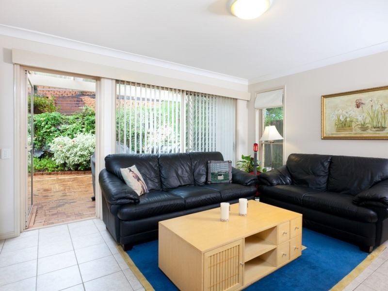 12 Orchard Terrace, St Lucia QLD 4067