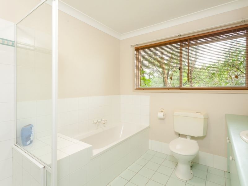 12 Orchard Terrace, St Lucia QLD 4067