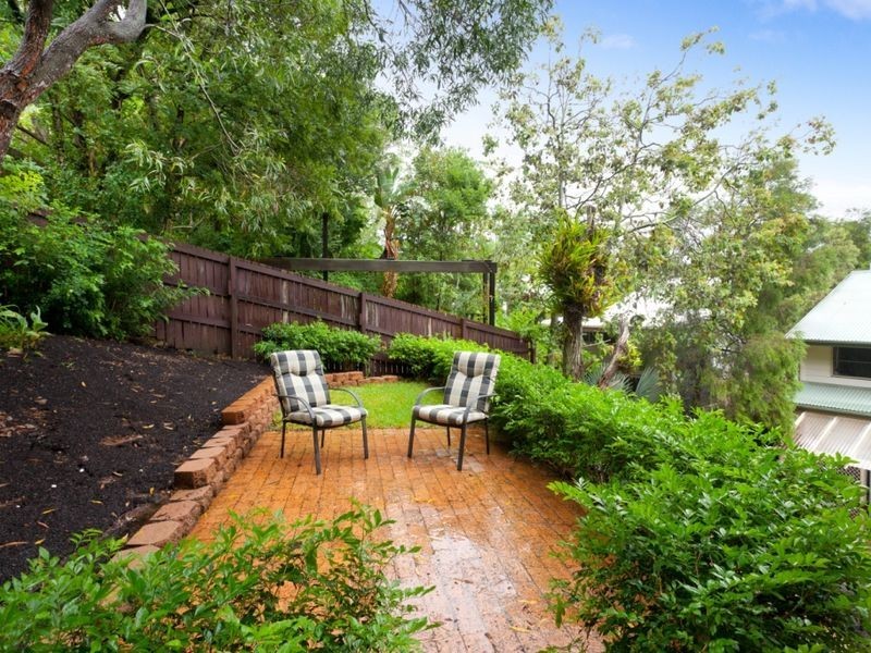 12 Orchard Terrace, St Lucia QLD 4067