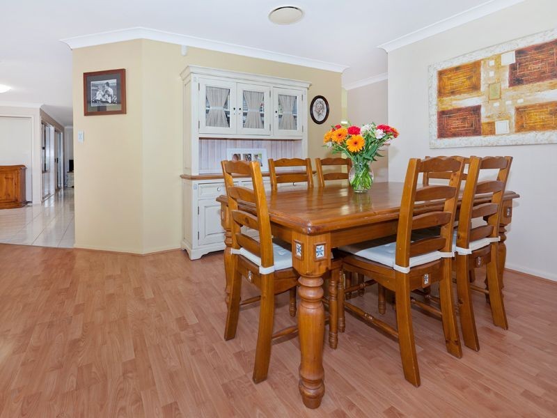 43 Pine County Place, Bellbowrie QLD 4070