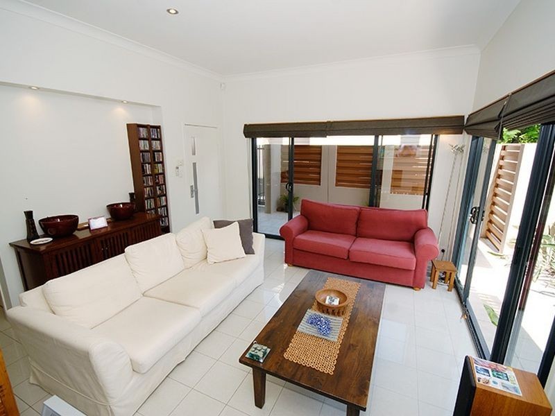4/30 Depper Street, St Lucia QLD 4067