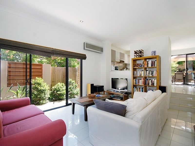 4/30 Depper Street, St Lucia QLD 4067