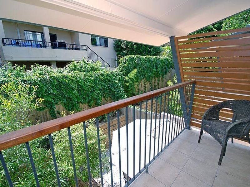 4/30 Depper Street, St Lucia QLD 4067