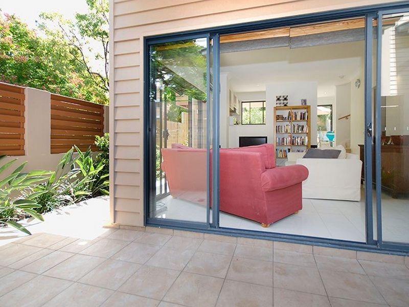4/30 Depper Street, St Lucia QLD 4067