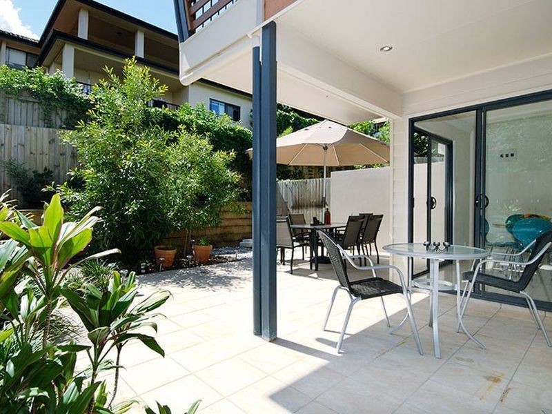 4/30 Depper Street, St Lucia QLD 4067