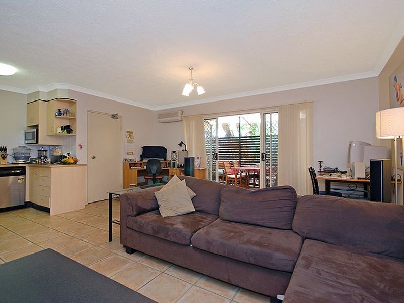 2/10 Widdop Street, Clayfield QLD 4011