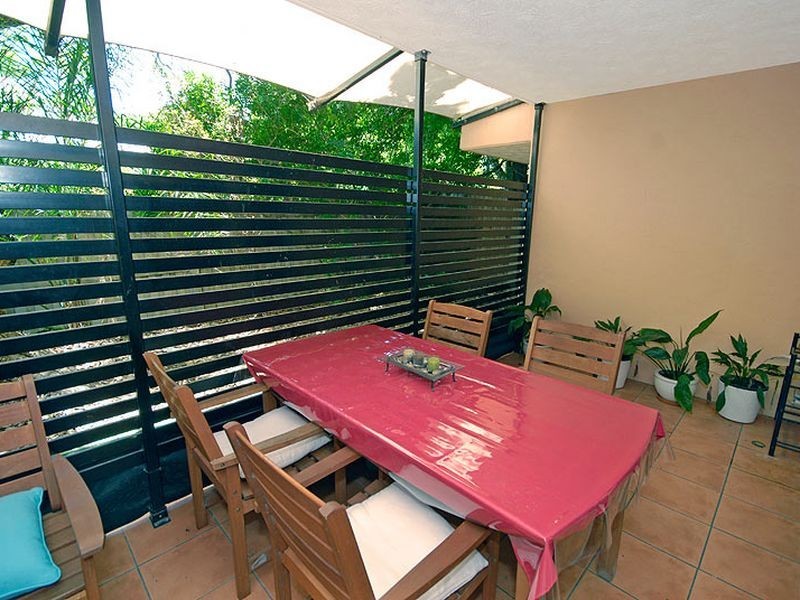 2/10 Widdop Street, Clayfield QLD 4011