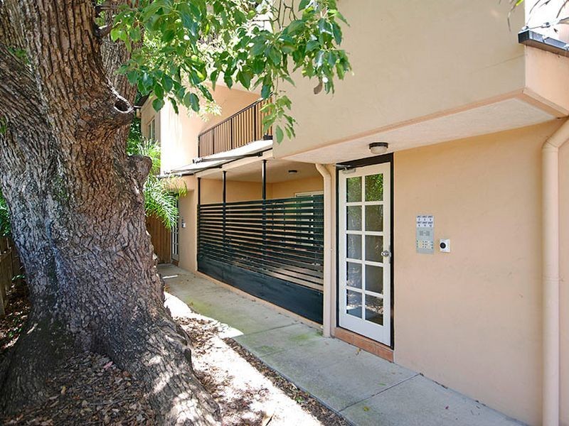2/10 Widdop Street, Clayfield QLD 4011