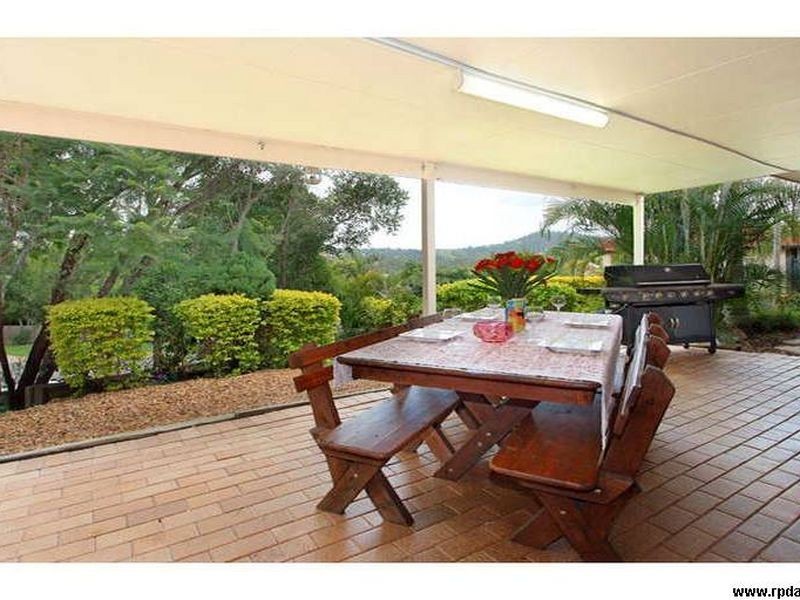 8 Brookvale Close, Kenmore Hills QLD 4069