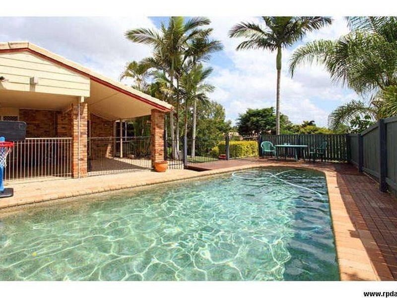 8 Brookvale Close, Kenmore Hills QLD 4069