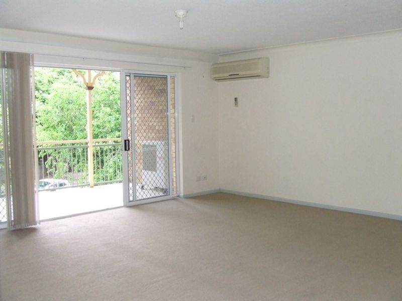 4/12 Auburn Terrace, Indooroopilly QLD 4068