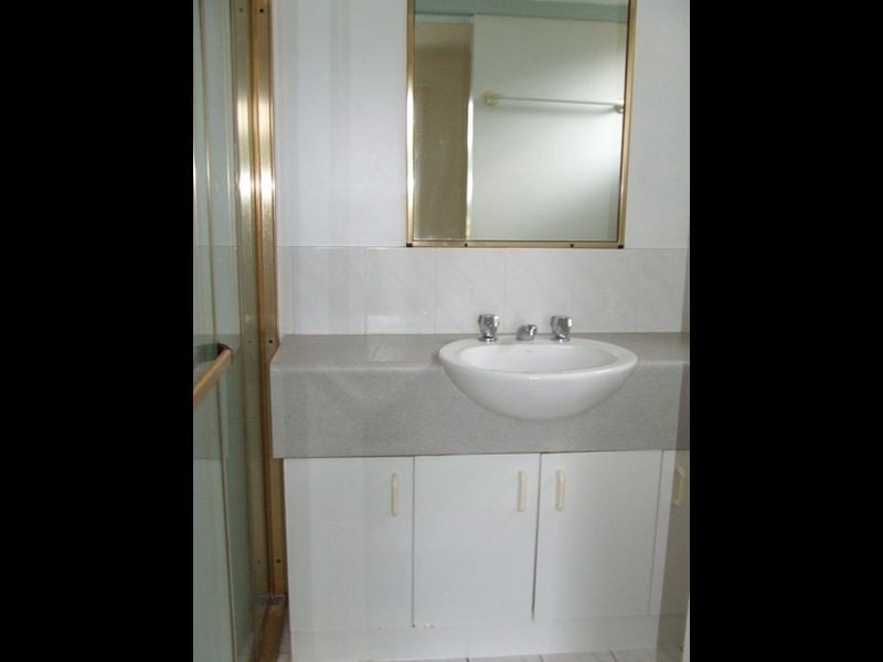 4/12 Auburn Terrace, Indooroopilly QLD 4068