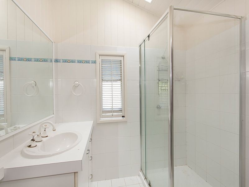 31 Jackson Street, Indooroopilly QLD 4068