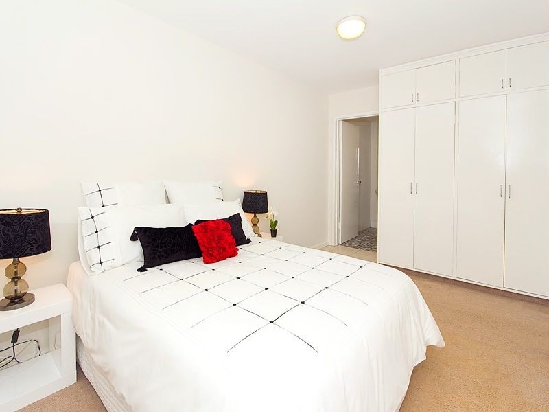 3/5 Sir Fred Schonell Drive, St Lucia QLD 4067