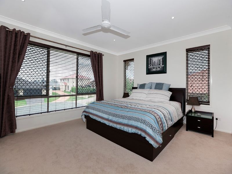 15 Nook Place, Moggill QLD 4070