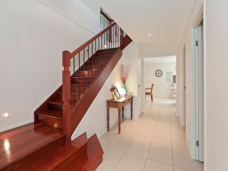 15 Nook Place, Moggill QLD 4070