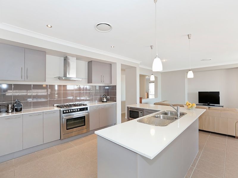 9 Bunya Street, Moggill QLD 4070