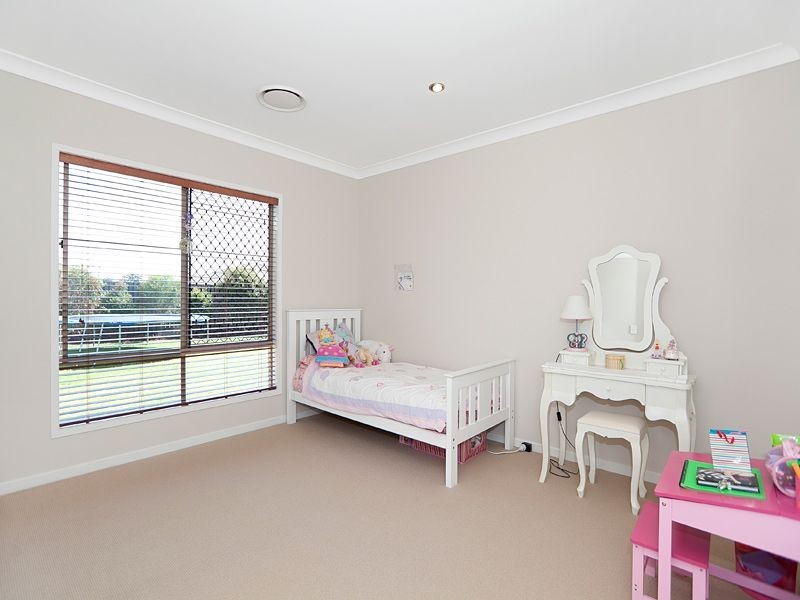 9 Bunya Street, Moggill QLD 4070