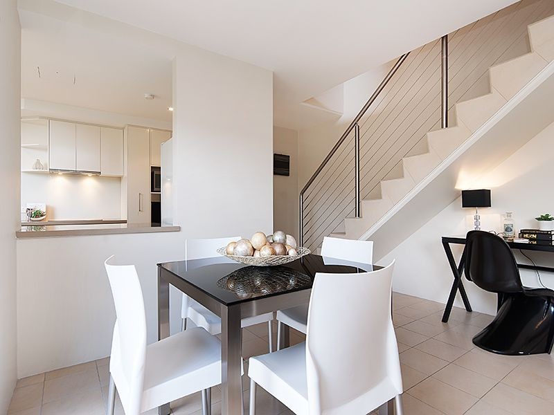 19/9 Land Street, Toowong QLD 4066