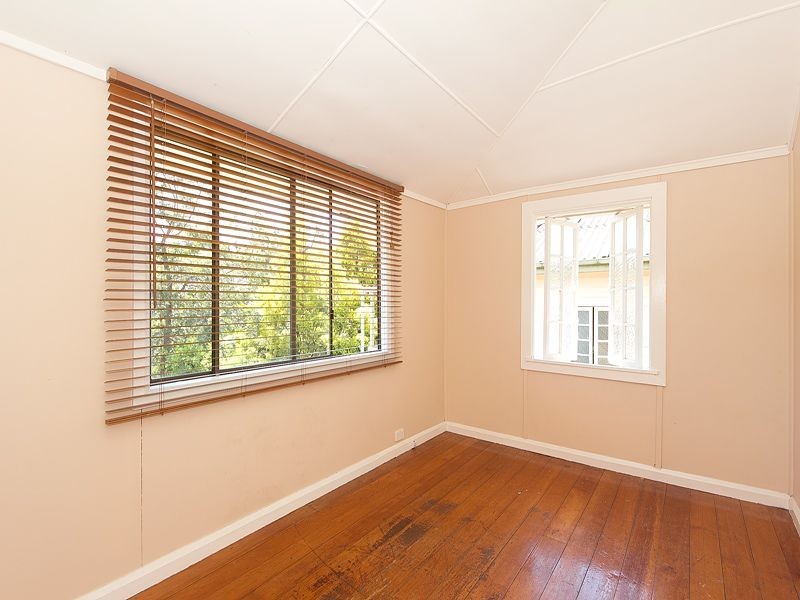 29 Ruskin Street, Taringa QLD 4068