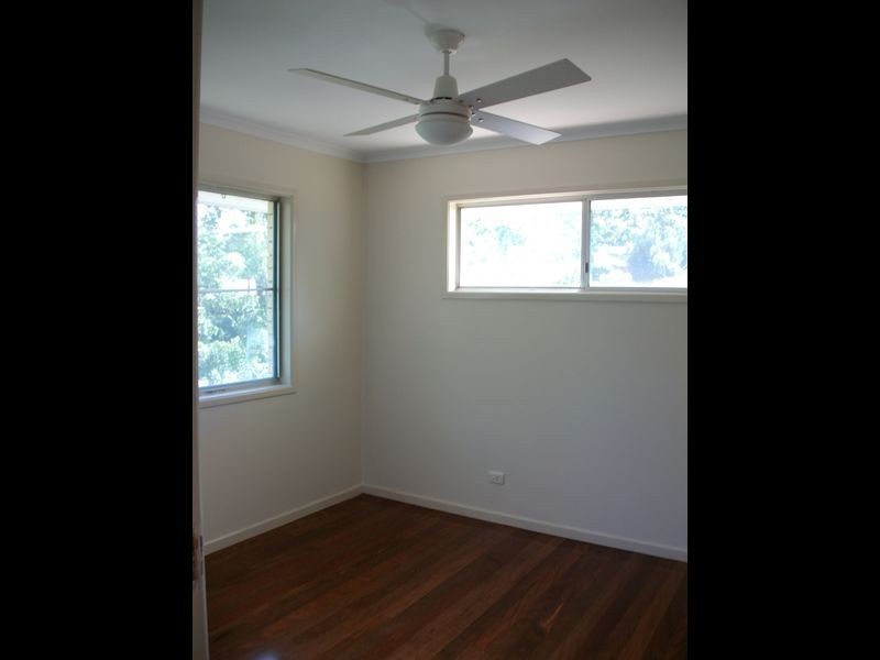 8 Robyn Street, Chapel Hill QLD 4069