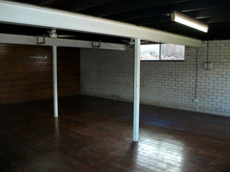 8 Robyn Street, Chapel Hill QLD 4069