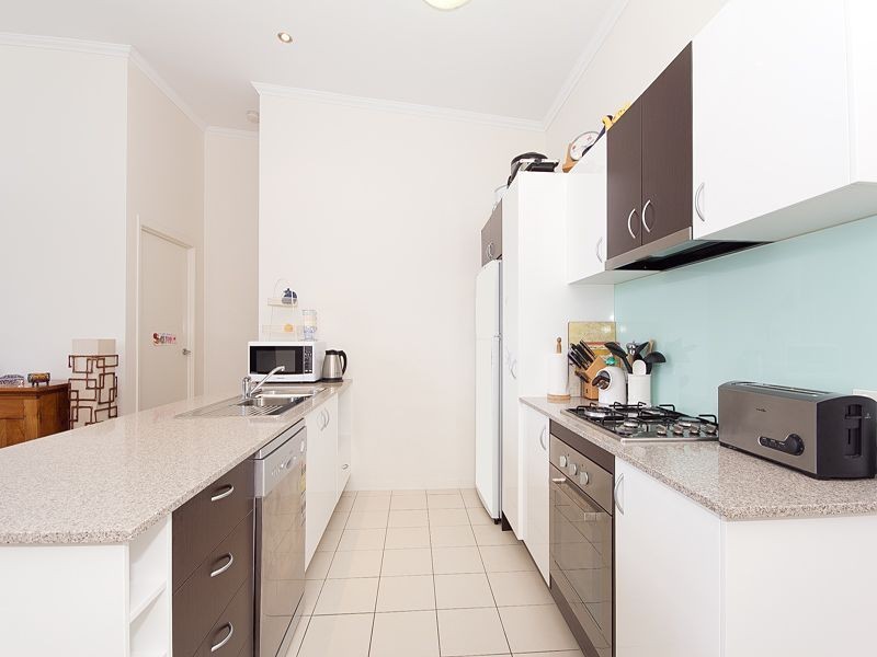 108/95 Clarence Road, Indooroopilly QLD 4068