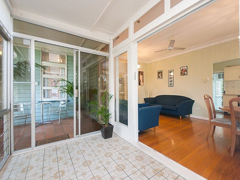 43 Coverdale Street, Indooroopilly QLD 4068