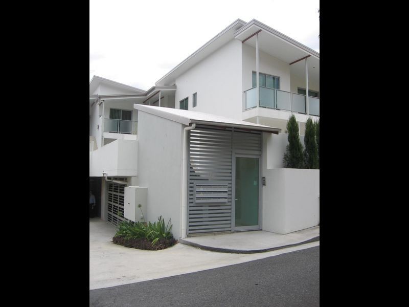 102/28 Dengate Lane, St Lucia QLD 4067