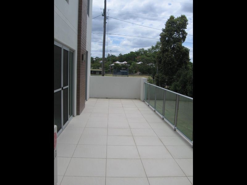 102/28 Dengate Lane, St Lucia QLD 4067