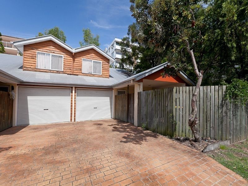 2/20 Underhill Avenue, Indooroopilly QLD 4068