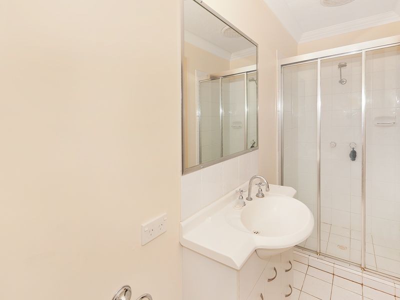 2/61 Westerham Street, Taringa QLD 4068