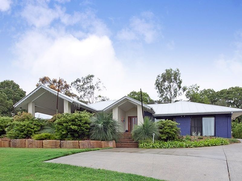 23 Pine County Place, Bellbowrie QLD 4070