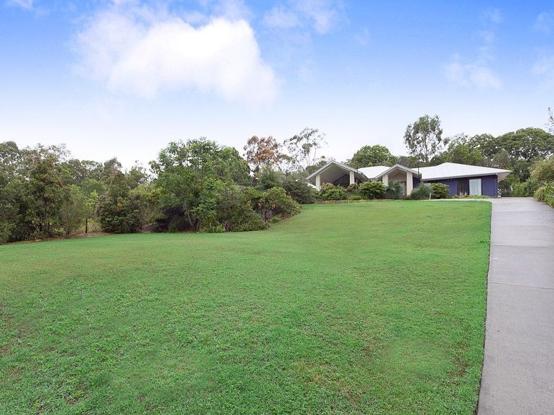 23 Pine County Place, Bellbowrie QLD 4070