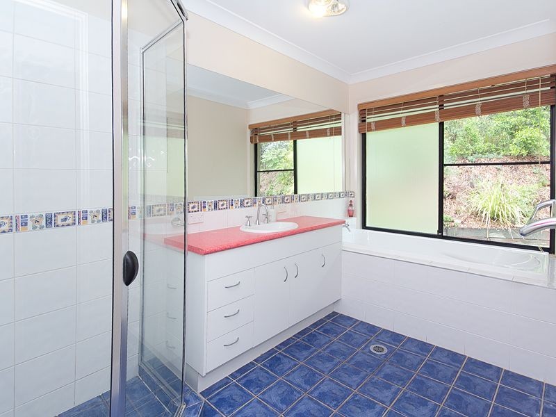 23 Pine County Place, Bellbowrie QLD 4070