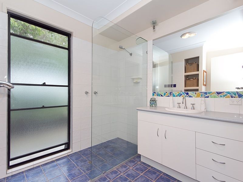 23 Pine County Place, Bellbowrie QLD 4070