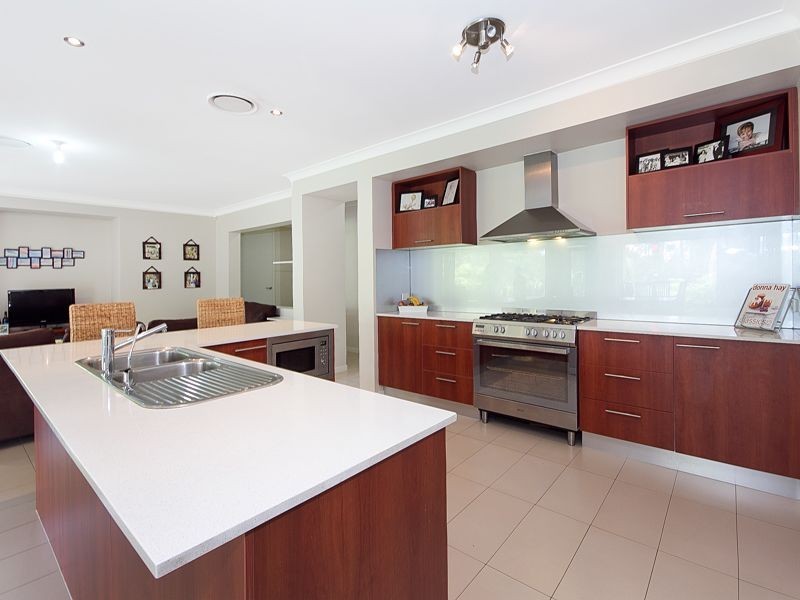 17 Frederick Street, Moggill QLD 4070