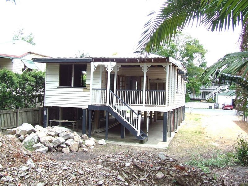 16 Vincent Street, Auchenflower QLD 4066