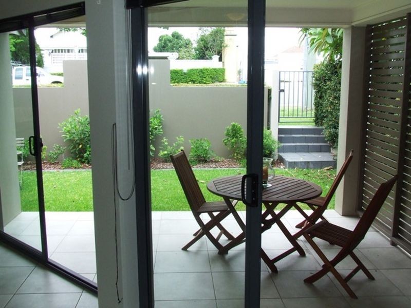 4/60 Kensington Terrace, Toowong QLD 4066