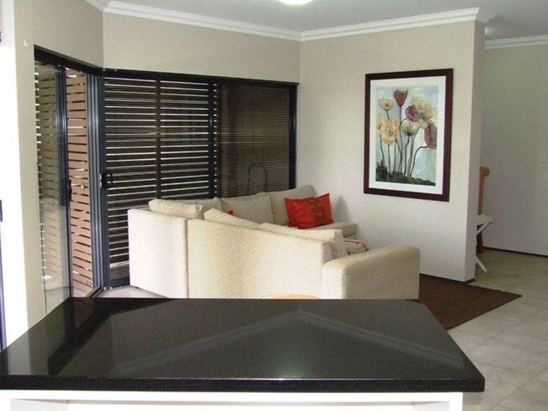 4/60 Kensington Terrace, Toowong QLD 4066