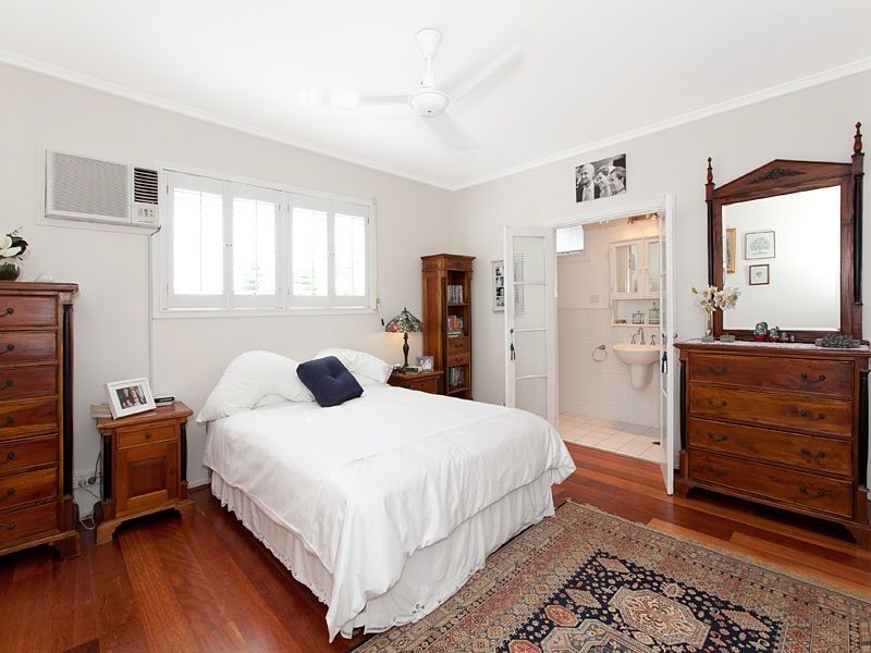 31 Chapman Street, Chapel Hill QLD 4069